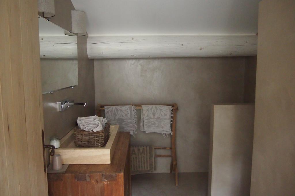 La Maison Des Collines Hotell Allemagne-en-Provence Rum bild