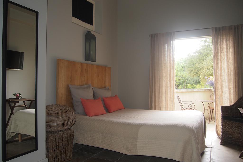 La Maison Des Collines Hotell Allemagne-en-Provence Rum bild