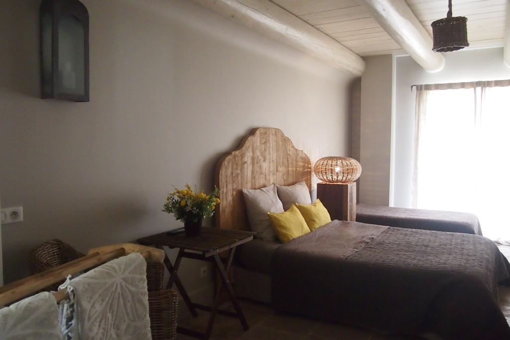 La Maison Des Collines Hotell Allemagne-en-Provence Rum bild
